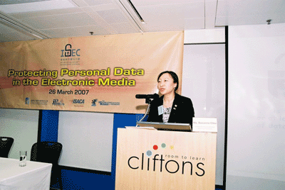 Ms. Susanna Chiu, Immediate Past President & Director, ISACA HK Chapter delivered a welcome speech.